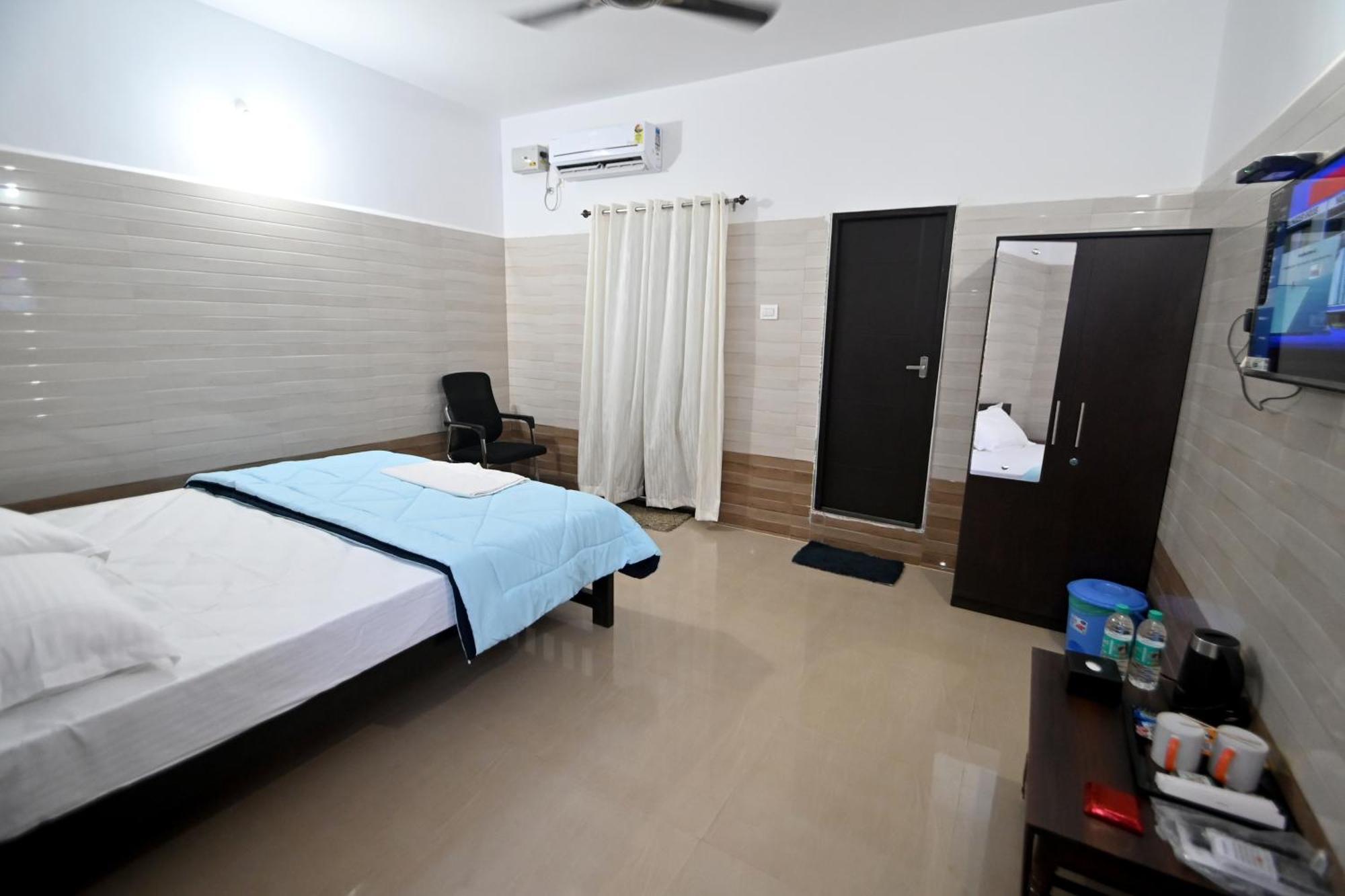Canara Vibes Mavalli Exterior photo