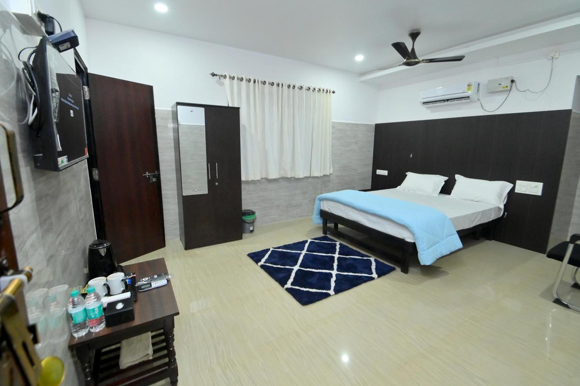 Canara Vibes Mavalli Exterior photo
